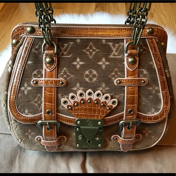 🔴SOLD🔴Authentic Louis Vuitton Gracie MM Bag - Picture 2 of 8